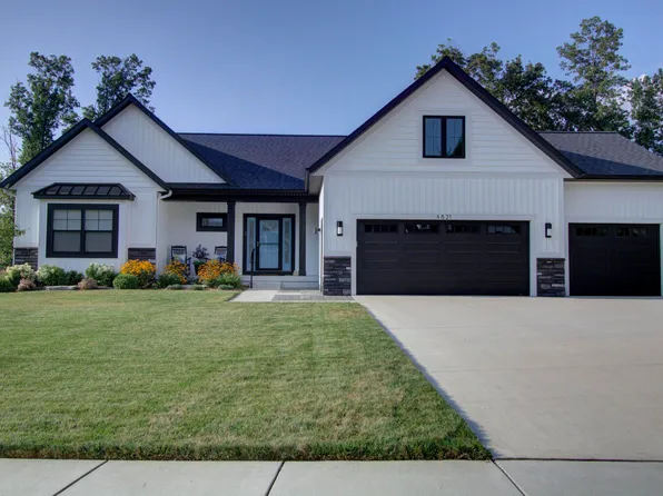 4821 Honeycrisp Dr, Rockford, MI 49341