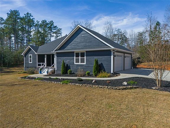 5th image of 145 Jenkins Way