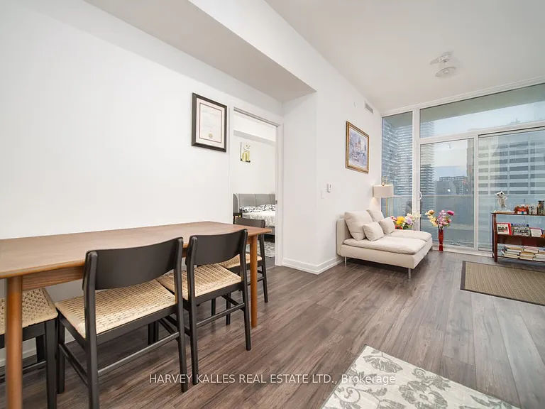 33 Helendale Ave #2607 — Photo 12