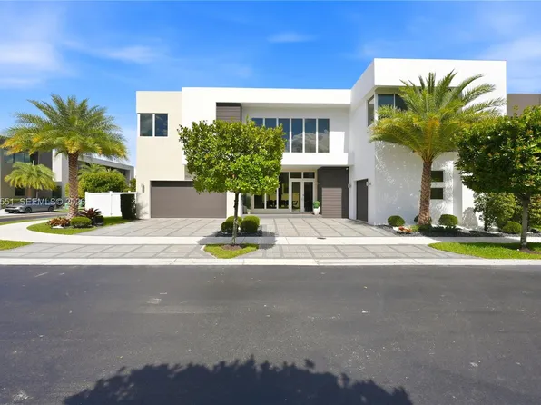 7525 NW 103rd Pl, Doral, FL 33178
