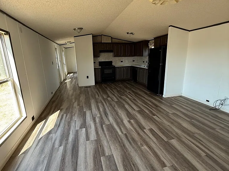 21508 Campbellton Rd — Photo 2
