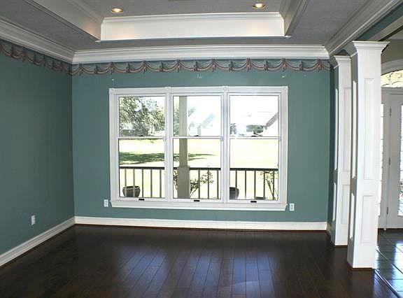 5th image of 18195 Westbury Rd