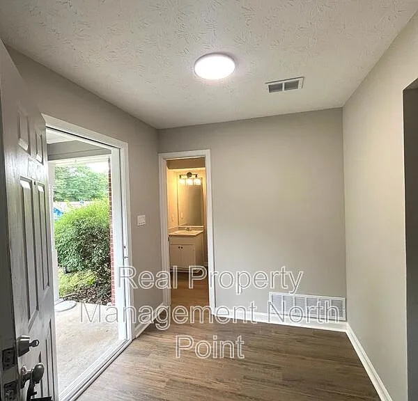 5843 Summerglen Ln — Photo 3