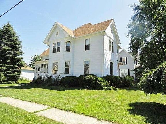 4th image of 260 W Rossman St