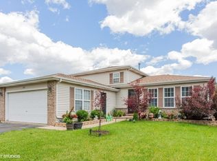 174 Steamboat Ln, Bolingbrook, IL 60490