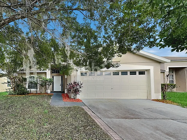 2325 Ole Hickory Dr — Photo 1