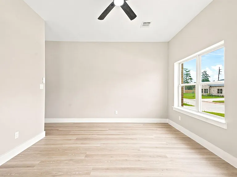 2610 Liguria Ln — Photo 15