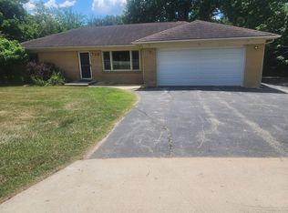 2807 Spring Creek Rd, Rockford, IL 61107