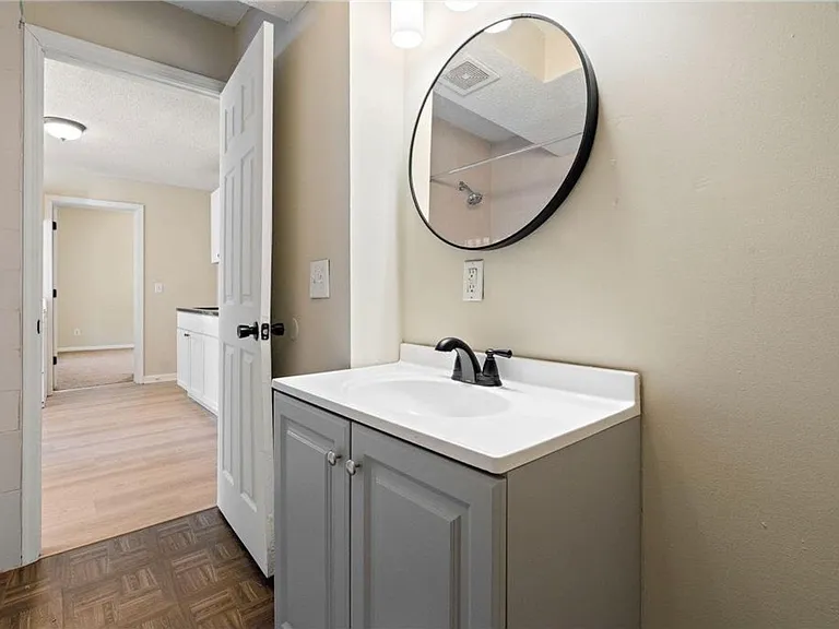 1083 Beech St #1 — Photo 5