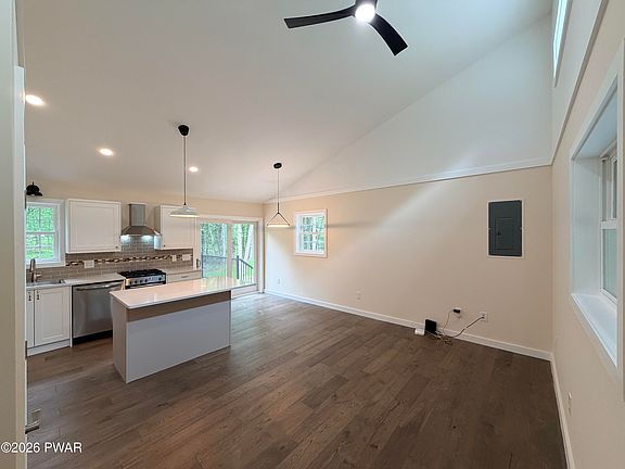 4th image of 103 Jean Danielson Dr