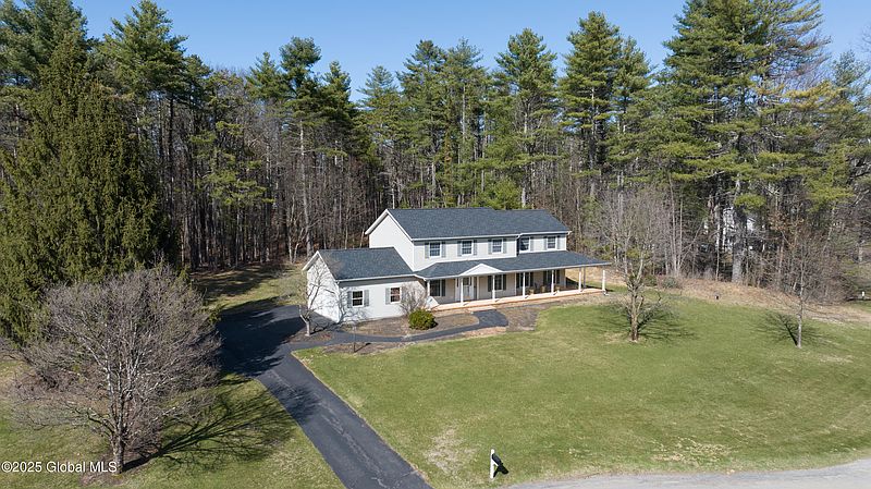2nd image of 8 Canfield Court