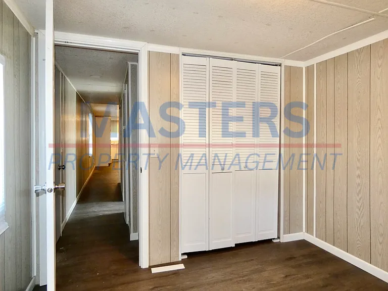 10635 Ford Rd — Photo 10