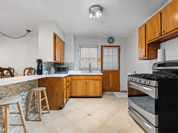 249 Newkirk Avenue image 10 of 37