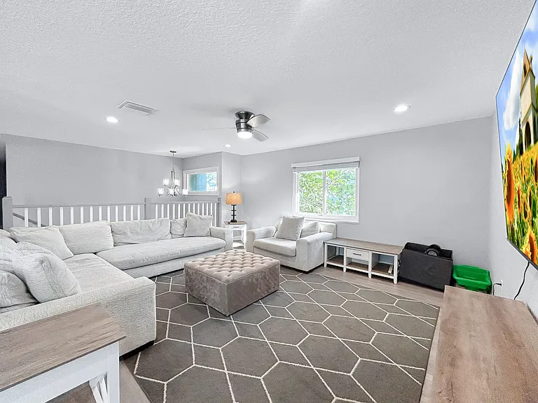 3033 Pineview Dr — Photo 10