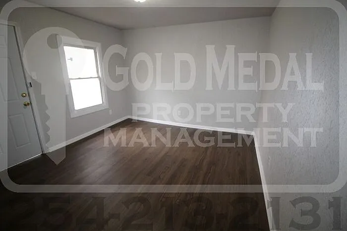 711 West Ln #C — Photo 5