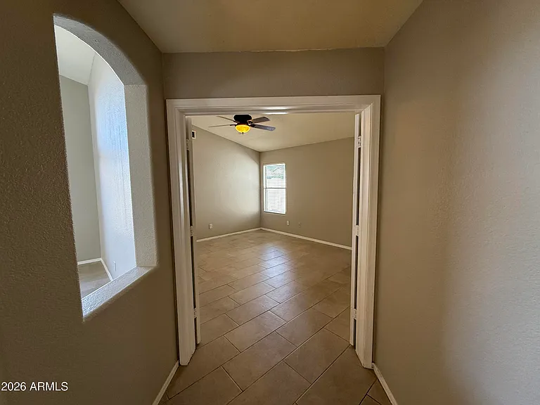 1644 E Oakland St — Photo 22