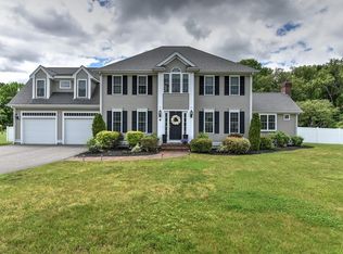 6 Settlers Dr, Lakeville, MA 02347