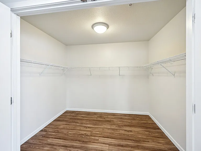 Valleyhigh Flats — Photo 14