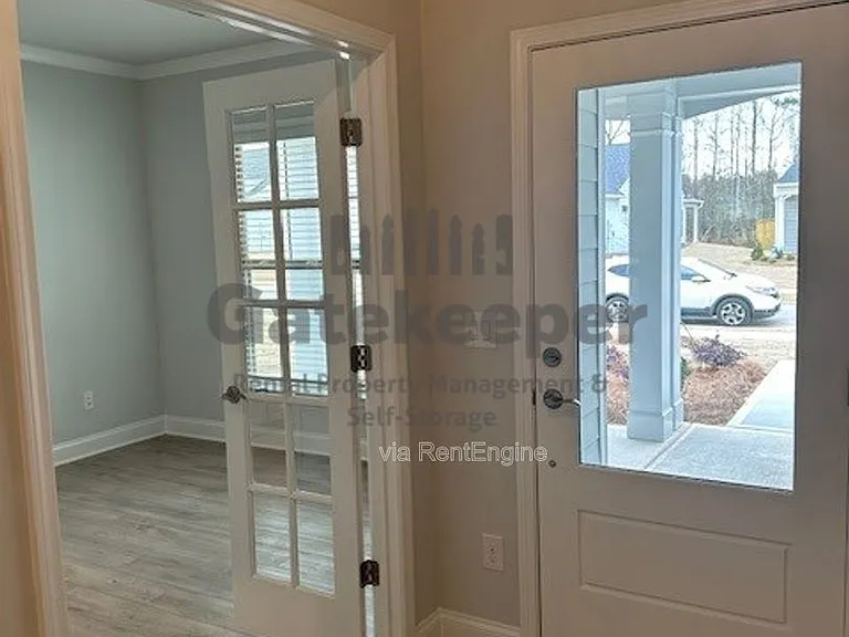 505 Colebrook Way — Photo 2