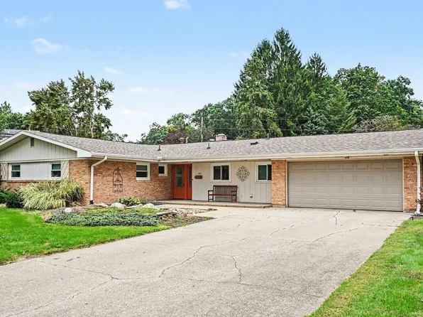 1510 Springbrook Dr, Elkhart, IN 46514