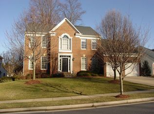 1725 Drewlaine Dr, Vienna, VA 22182