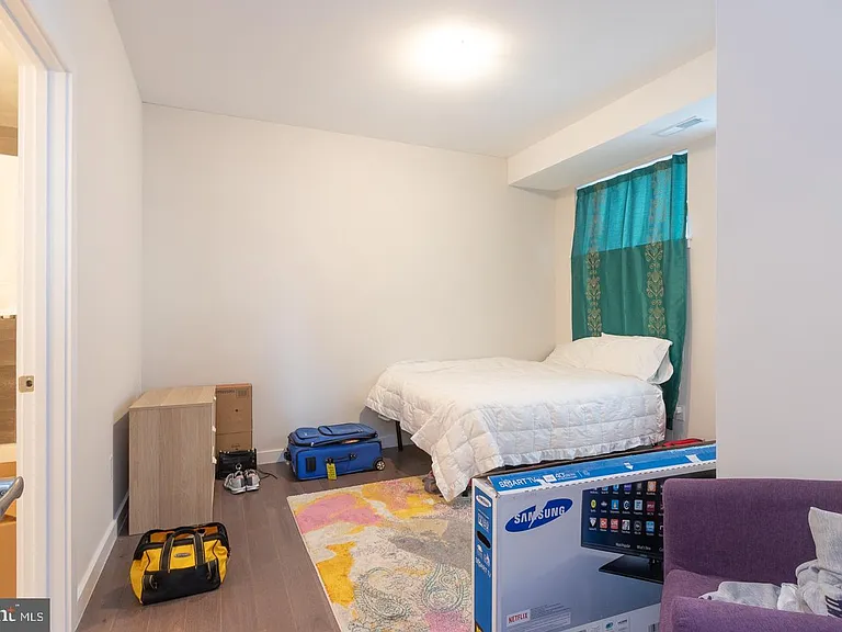938 New Market St #304 — Photo 10