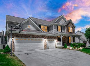 318 Monument Rd, Elgin, IL 60124