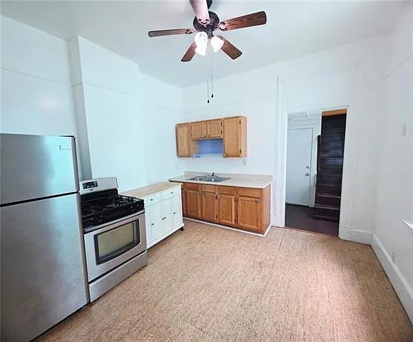 421 S Genois St — Photo 6