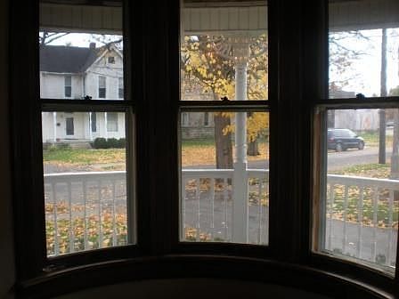 Curved glass windows