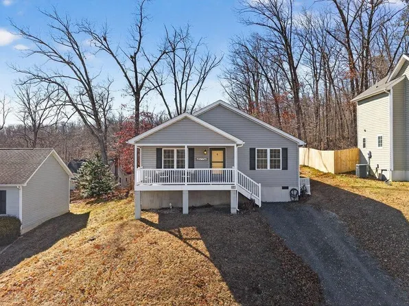 445 Kirby Ave, Waynesboro, VA 22980