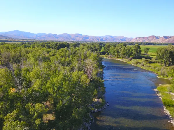 389 Wrangler Ln, Challis, ID 83226