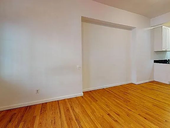 4th image of 240 E 78th St APT A