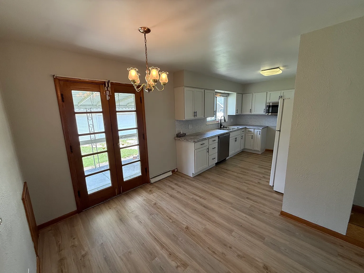 3 bed, 988 sqft, $1,475 — Photo 4