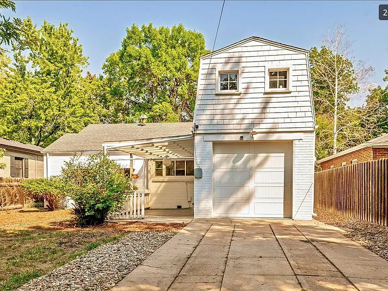 745 N Cherry St — Photo 17