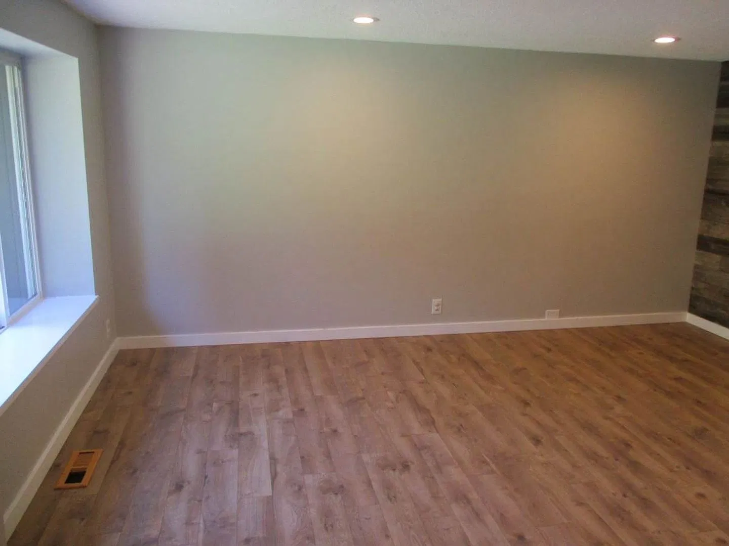 3 Bedroom, 1.75 bathroom Gig Harbor Rambler — Photo 4