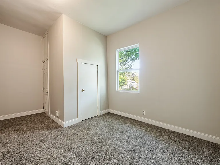 2nd Floor primary suite
