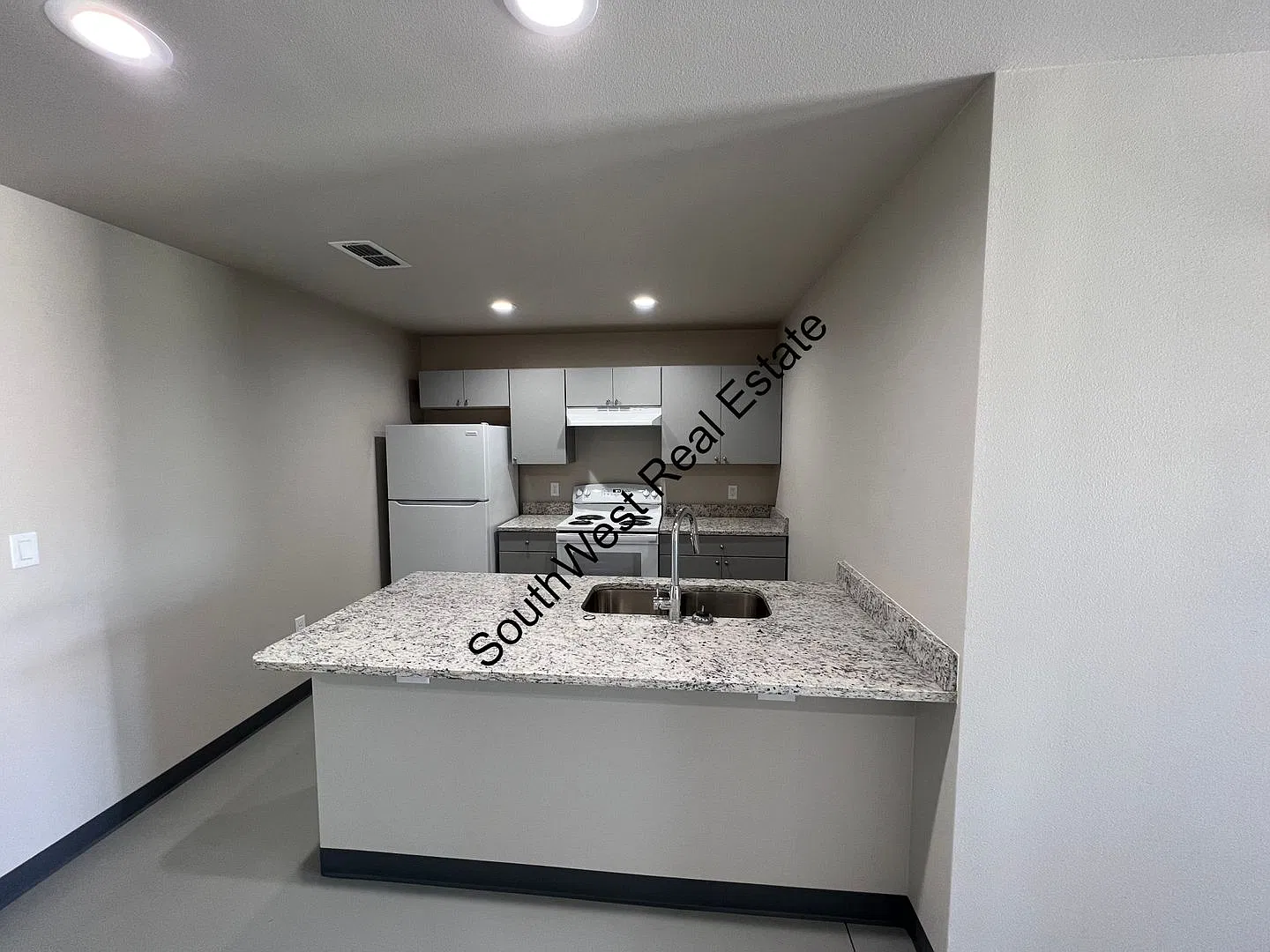 Llano Estacado Apartments — Photo 4