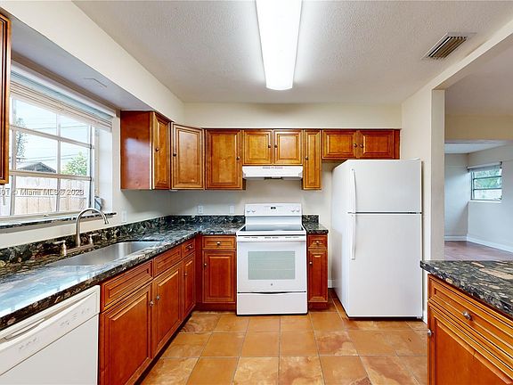 4th image of 3831 NW 6th Pl