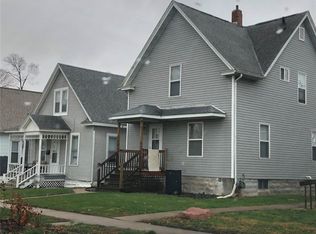 909 C Ave NW, Cedar Rapids, IA 52405