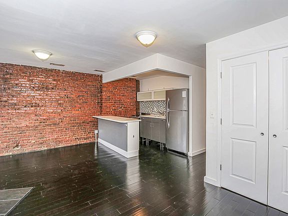 4th image of 1312 Putman Ave Unit 1