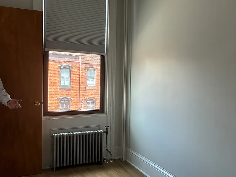136 Coles St #2 — Photo 6