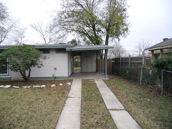 2nd image of 814 Dodic St