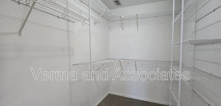 340 Beasley Dr — Photo 4
