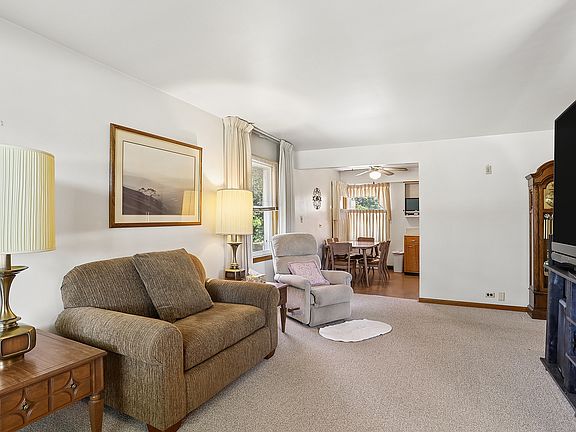 4th image of 205 W 29th St