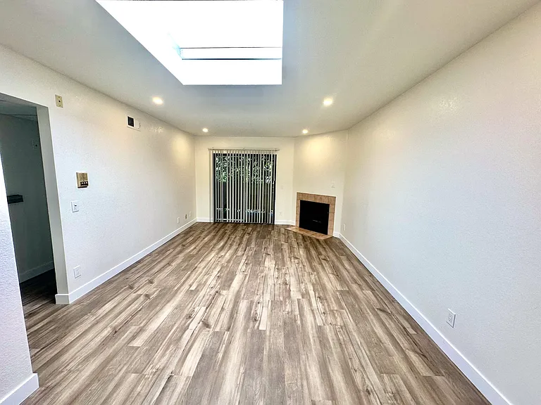 3102 Bagley Ave — Photo 6