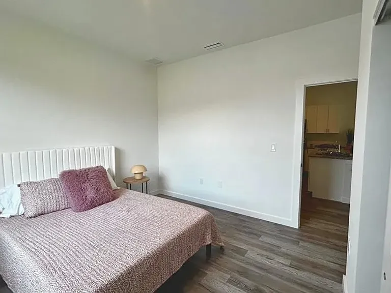 2409 Ansel Ave S #2409 — Photo 1