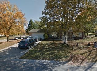 735 Surrey Ln, Hartland, WI 53029