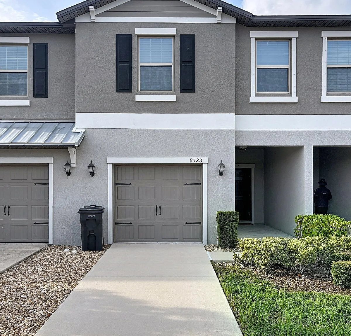 3 bed, 2.5 bath, 1666 sqft, $1,945 — Photo 2