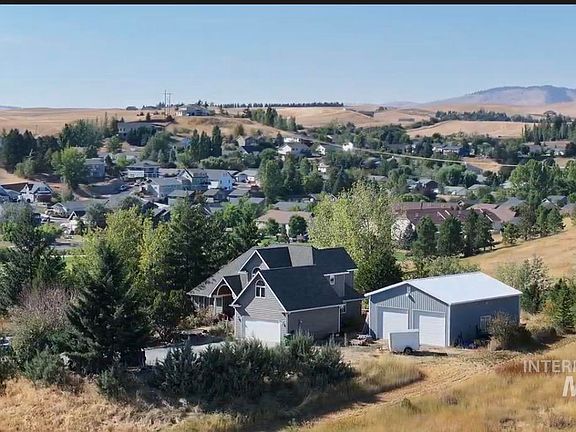 4th image of 920 Public Ave