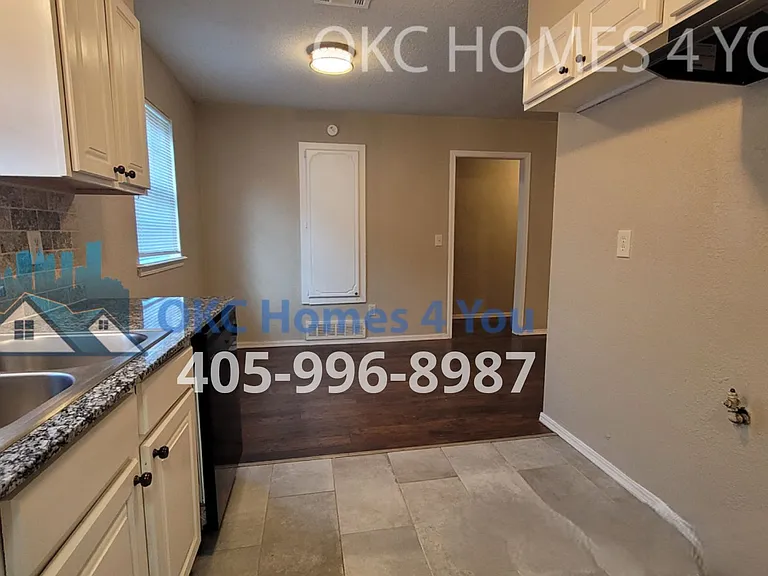 1700 Edgewood Dr — Photo 6